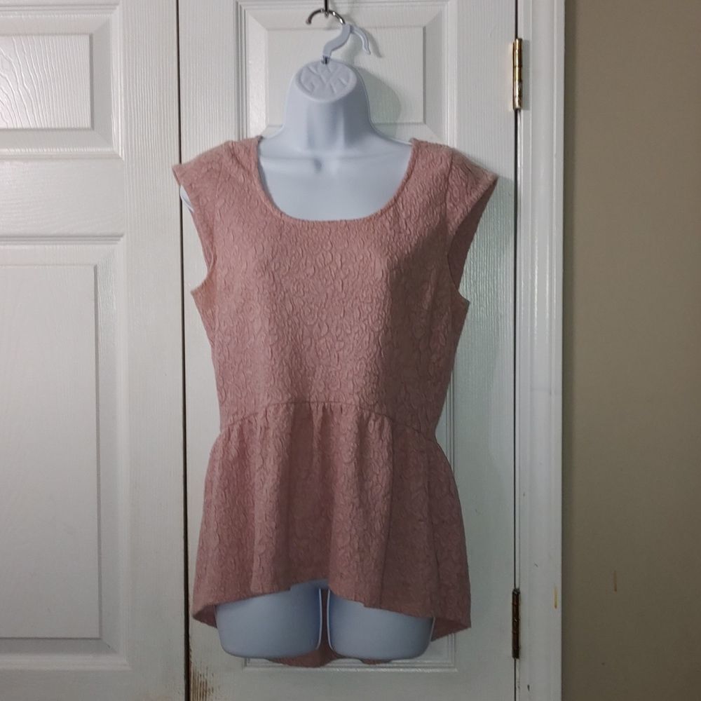 Decree  dusty rose Lace Hi-Low Peplum Cap Sleeve Top Sz L